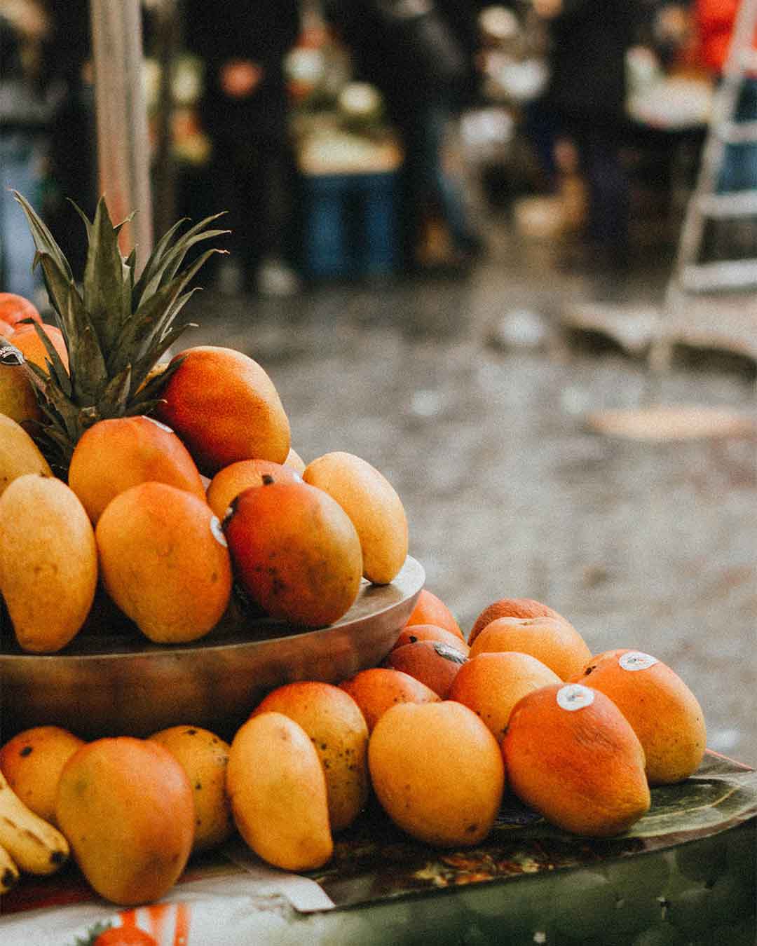 a photo of mangoes at campo de fiori in rome